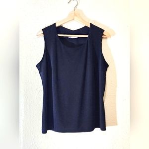 Notations size L  Sleeveless Blouse, Lined in The Front as Pictured. Black Shell